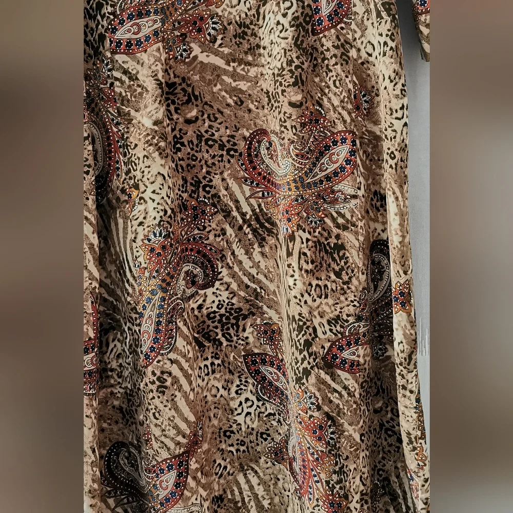 New Paisleyhand made dress. Ptp:191/2". L:44" - Picture 2 of 5